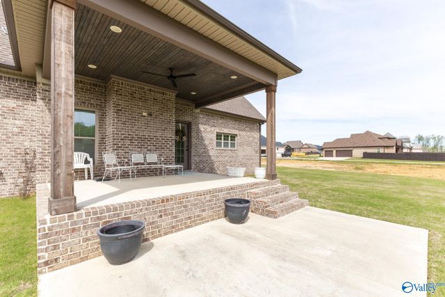 16082 Darby Drive, Athens, AL 35613