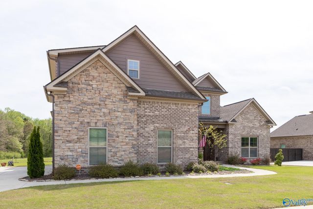 16082 Darby Drive, Athens, AL 35613