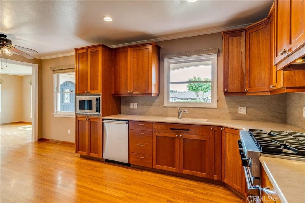 Image 14 of property listing at 584 5th, Solvang, CA 93463