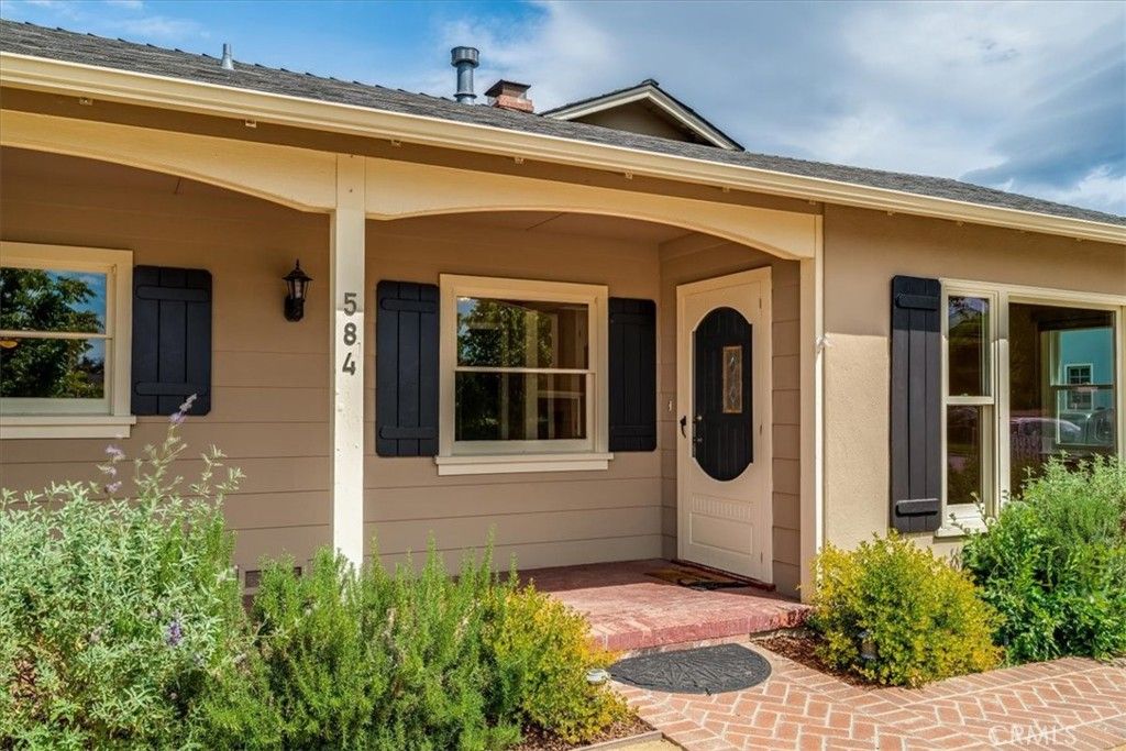 Image 4 of property listing at 584 5th, Solvang, CA 93463