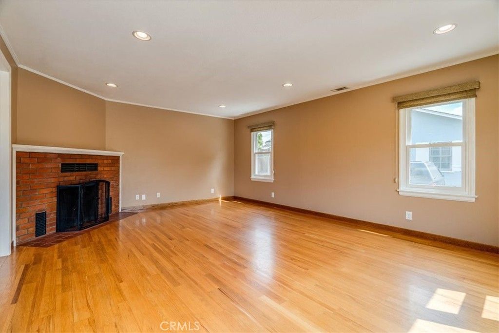 Image 5 of property listing at 584 5th, Solvang, CA 93463