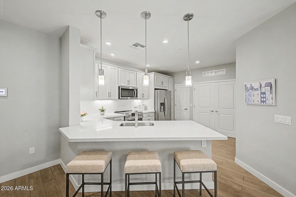 2511 W QUEEN CREEK Road 213, Chandler, AZ 85248 — photo 3