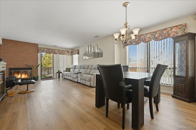 31 Stanford Court, Wantagh, NY 11793