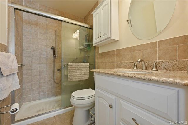 31 Stanford Court, Wantagh, NY 11793