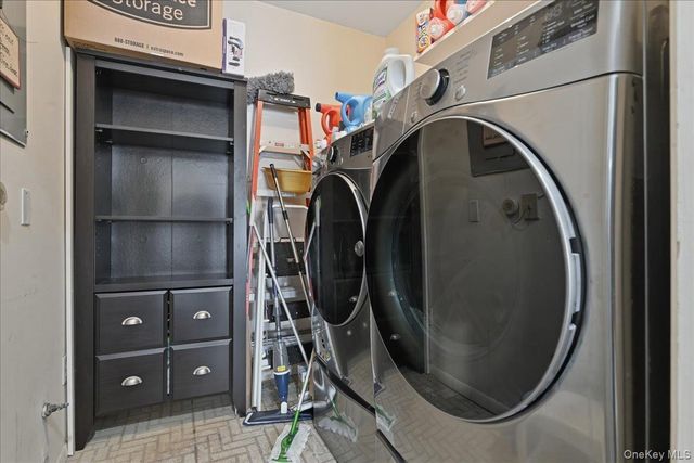 31 Stanford Court, Wantagh, NY 11793