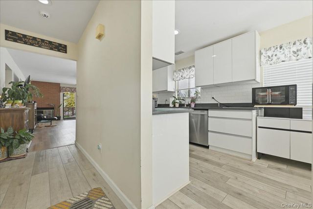 31 Stanford Court, Wantagh, NY 11793