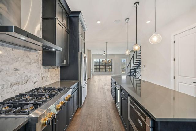 2290 Quarry Trails Drive, Columbus, OH 43228