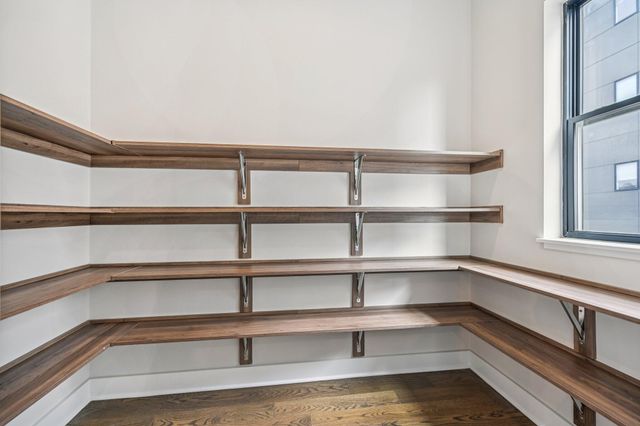 2290 Quarry Trails Drive, Columbus, OH 43228