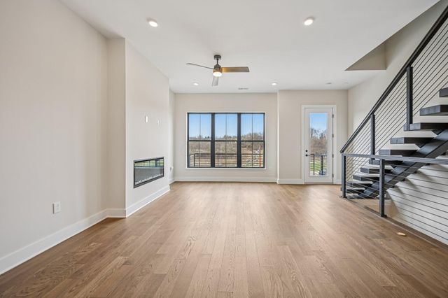 2290 Quarry Trails Drive, Columbus, OH 43228