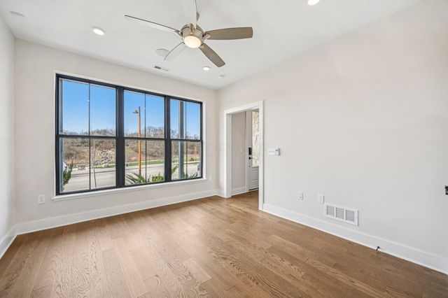 2290 Quarry Trails Drive, Columbus, OH 43228