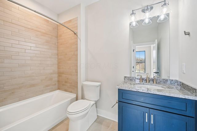 2290 Quarry Trails Drive, Columbus, OH 43228