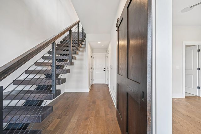 2290 Quarry Trails Drive, Columbus, OH 43228