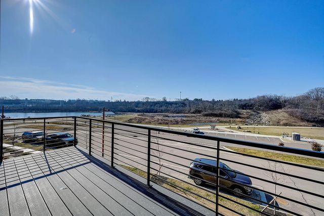 2290 Quarry Trails Drive, Columbus, OH 43228