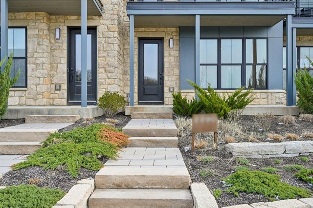 2290 Quarry Trails Drive, Columbus, OH 43228