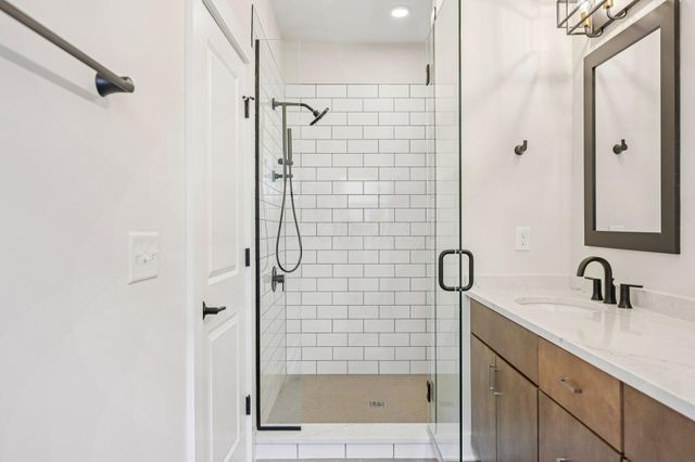 2290 Quarry Trails Drive, Columbus, OH 43228