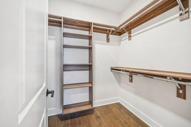 2290 Quarry Trails Drive, Columbus, OH 43228