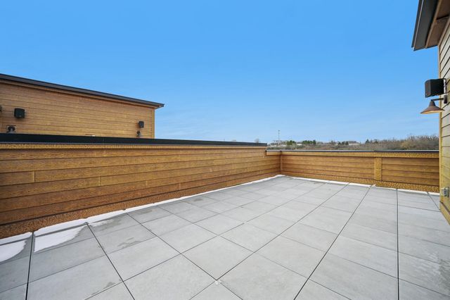 2290 Quarry Trails Drive, Columbus, OH 43228