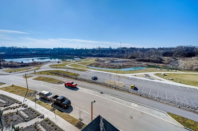 2290 Quarry Trails Drive, Columbus, OH 43228