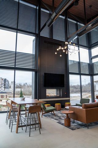 2290 Quarry Trails Drive, Columbus, OH 43228