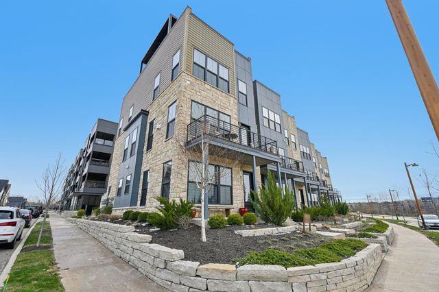 2290 Quarry Trails Drive, Columbus, OH 43228