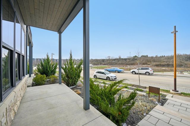 2290 Quarry Trails Drive, Columbus, OH 43228