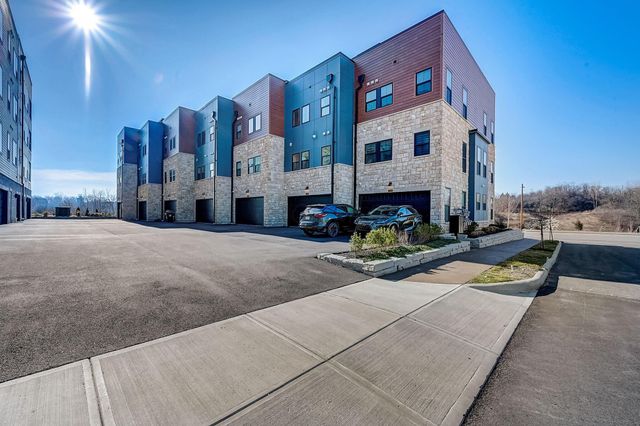 2290 Quarry Trails Drive, Columbus, OH 43228