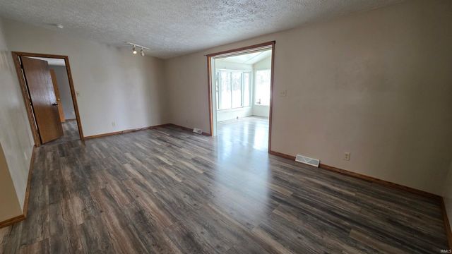 7816 N Clover Lane, Walkerton, IN 46574