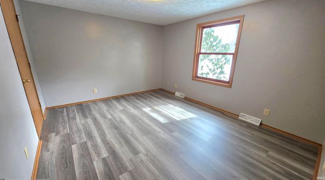 7816 N Clover Lane, Walkerton, IN 46574