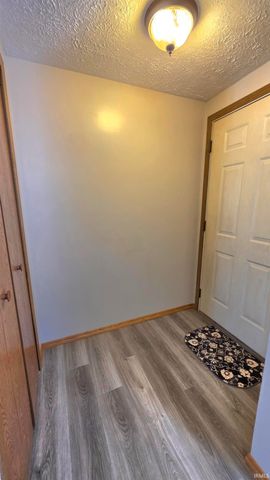 7816 N Clover Lane, Walkerton, IN 46574