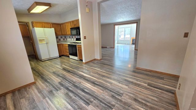 7816 N Clover Lane, Walkerton, IN 46574