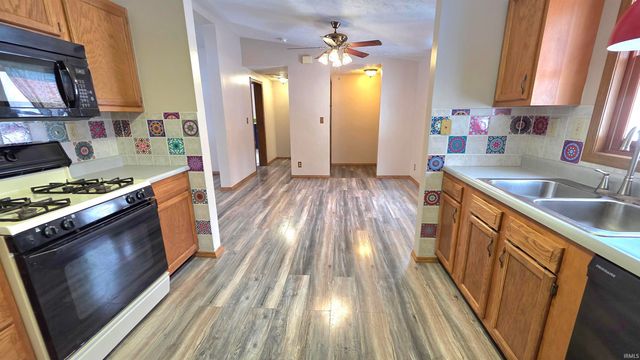 7816 N Clover Lane, Walkerton, IN 46574