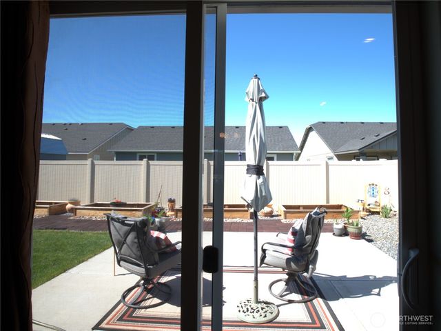 1028 W Sequoia Road, Moses Lake, WA 98837