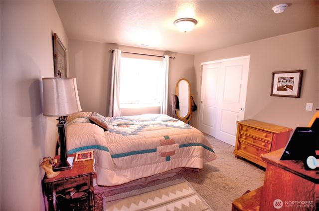 1028 W Sequoia Road, Moses Lake, WA 98837