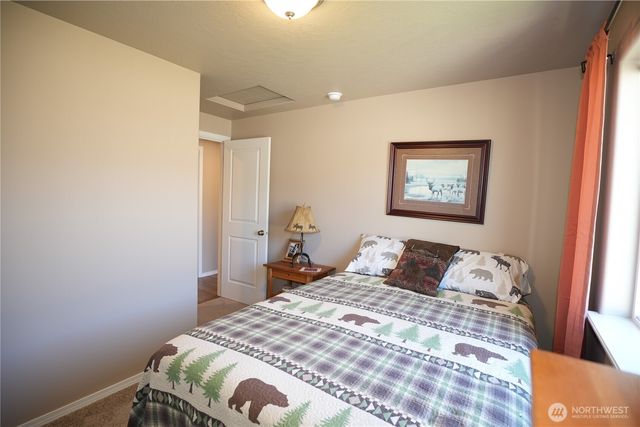 1028 W Sequoia Road, Moses Lake, WA 98837