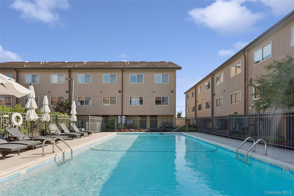 94 Pacific Boulevard, Long Beach, NY 11561 — photo 3