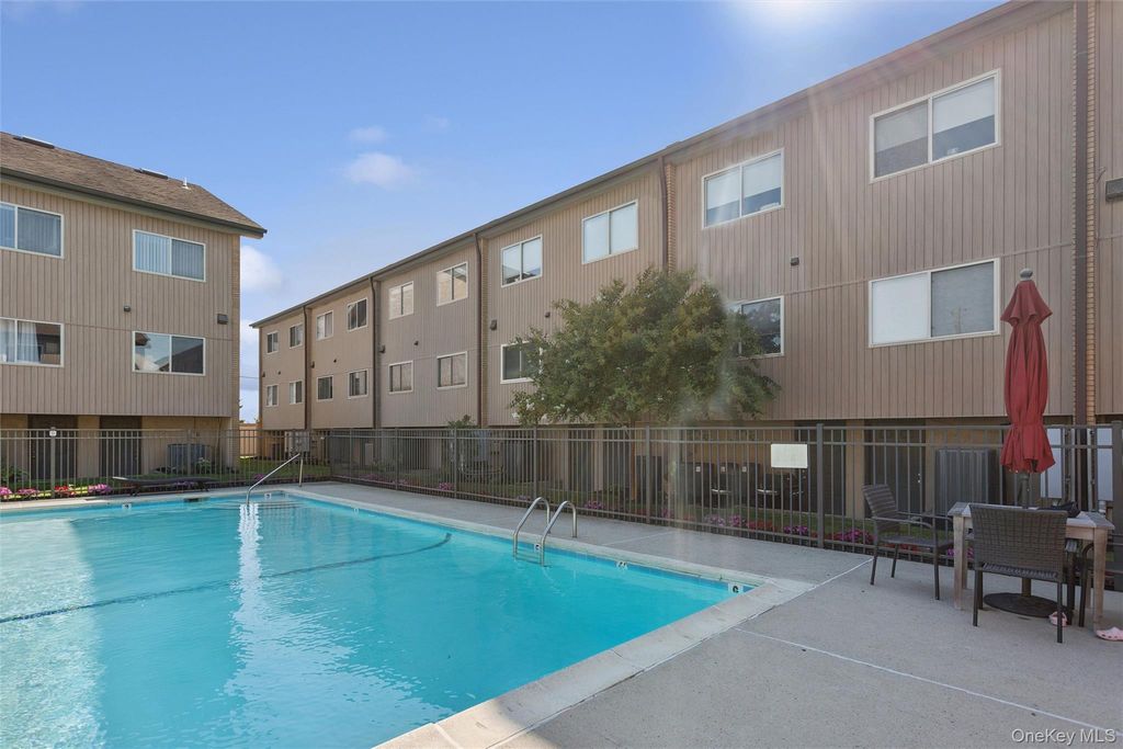 94 Pacific Boulevard, Long Beach, NY 11561 — photo 4