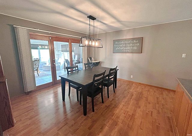 1125 W Broadway Street, Loogootee, IN 47553