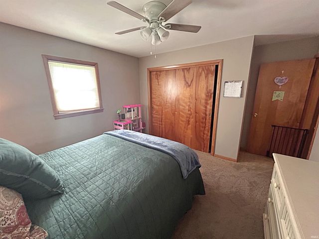 1125 W Broadway Street, Loogootee, IN 47553