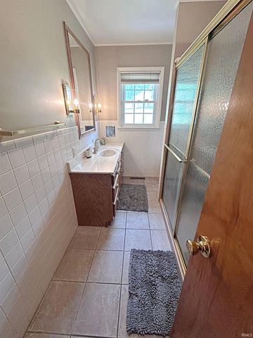 1125 W Broadway Street, Loogootee, IN 47553