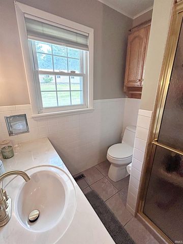 1125 W Broadway Street, Loogootee, IN 47553