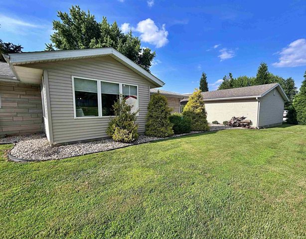 1125 W Broadway Street, Loogootee, IN 47553