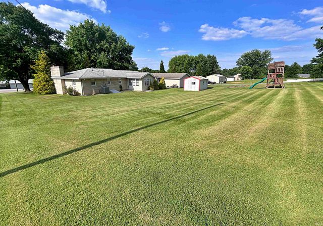 1125 W Broadway Street, Loogootee, IN 47553