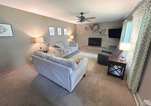 1125 W Broadway Street, Loogootee, IN 47553