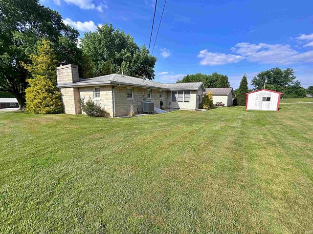 1125 W Broadway Street, Loogootee, IN 47553