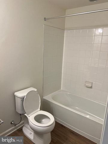 22 CLIFTON MNR, Falling Waters, WV 25419