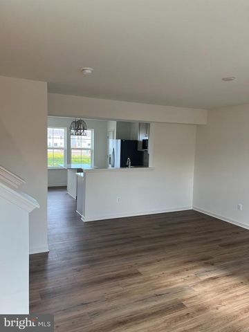 22 CLIFTON MNR, Falling Waters, WV 25419