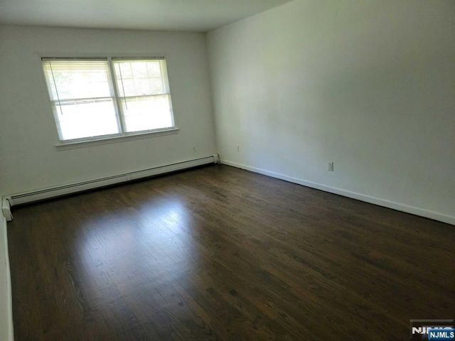 232 Steves Lane, Franklin Lakes, NJ 07417