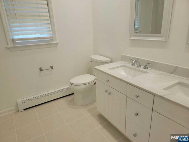 232 Steves Lane, Franklin Lakes, NJ 07417