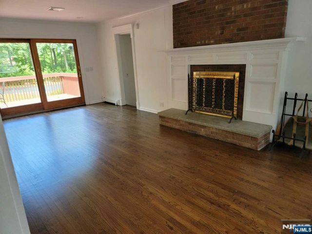 232 Steves Lane, Franklin Lakes, NJ 07417