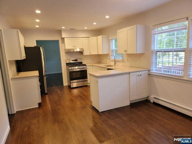 232 Steves Lane, Franklin Lakes, NJ 07417